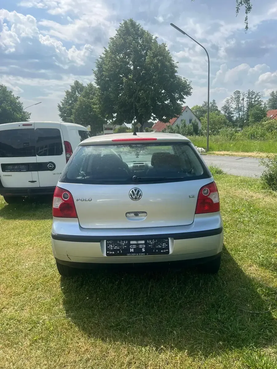 Gebraucht VW Polo 64 PS (47 kW) 2003 Silber Kleinwagen