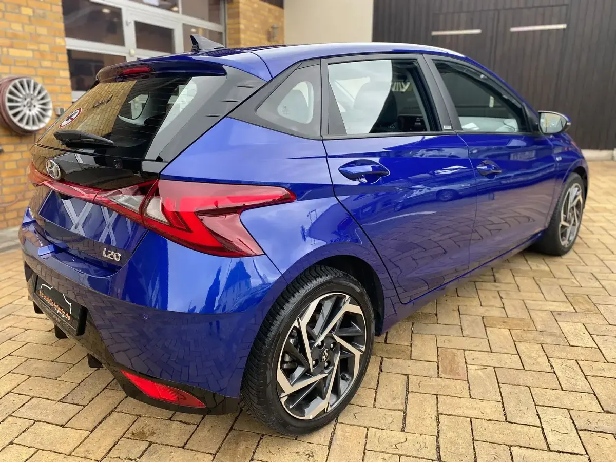 Gebraucht Hyundai i20 Intro Edition 101 PS (74 kW) 2021 Blau Kleinwagen