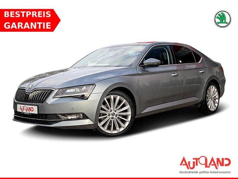 Grau Gebraucht 2017 Skoda Superb Style Limousine | 22.990 € (Teuer) - Bild 1/4