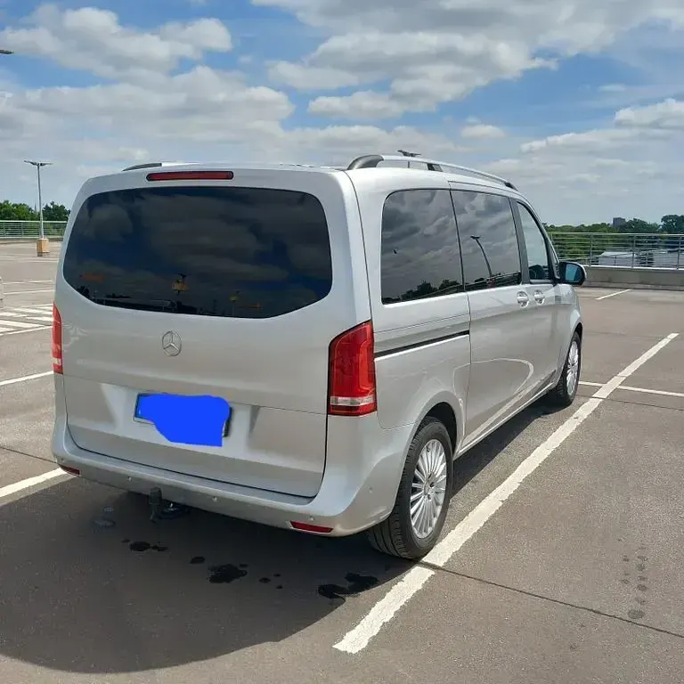 Gebraucht Mercedes V250 Edition 204 PS (150 kW) 2017 Silber Van / Kleinbus