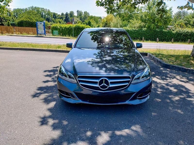 Gebraucht Mercedes E200 Avantgarde 184 PS (135 kW) 2014 Grau Limousine