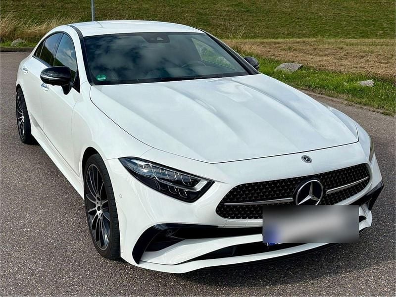 Weiß Gebraucht 2021 Mercedes CLS300 AMG line Coupé | 44.000 € (Superpreis) - Bild 1/4