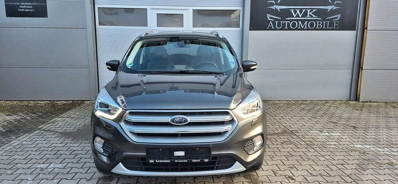 Gebraucht Ford Kuga Ambiente 179 PS (131 kW) 2019 Grau SUV