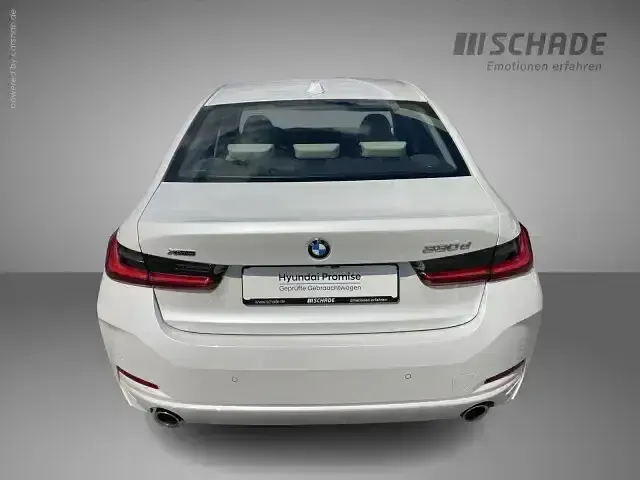 Gebraucht BMW 330 Sport Line 286 PS (210 kW) 2025 Mineralweiss metallic Limousine