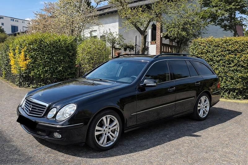 Gebraucht Mercedes E320 204 PS (150 kW) 2004 Schwarz Kombi