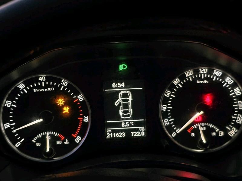 Gebraucht Skoda Octavia 102 PS (75 kW) 2011 Schwarz Limousine