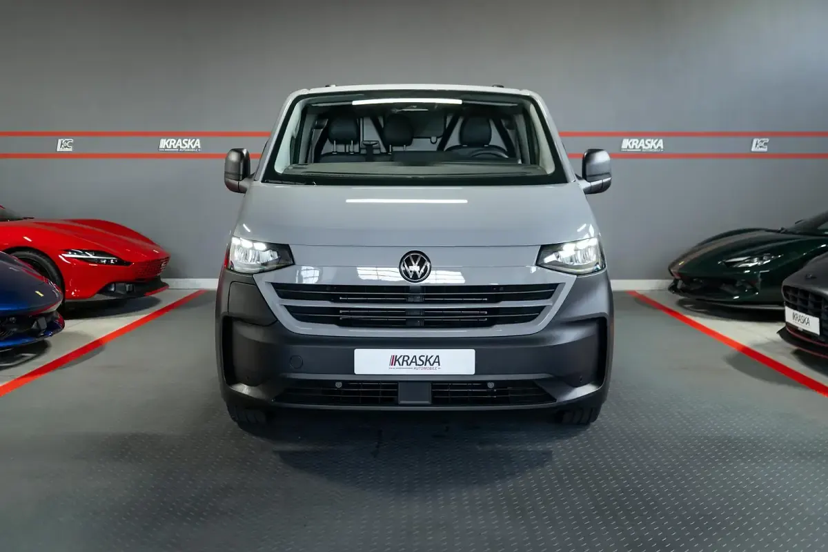 Neu VW T7 100 kW (136 PS) 2026 Stone grey Van