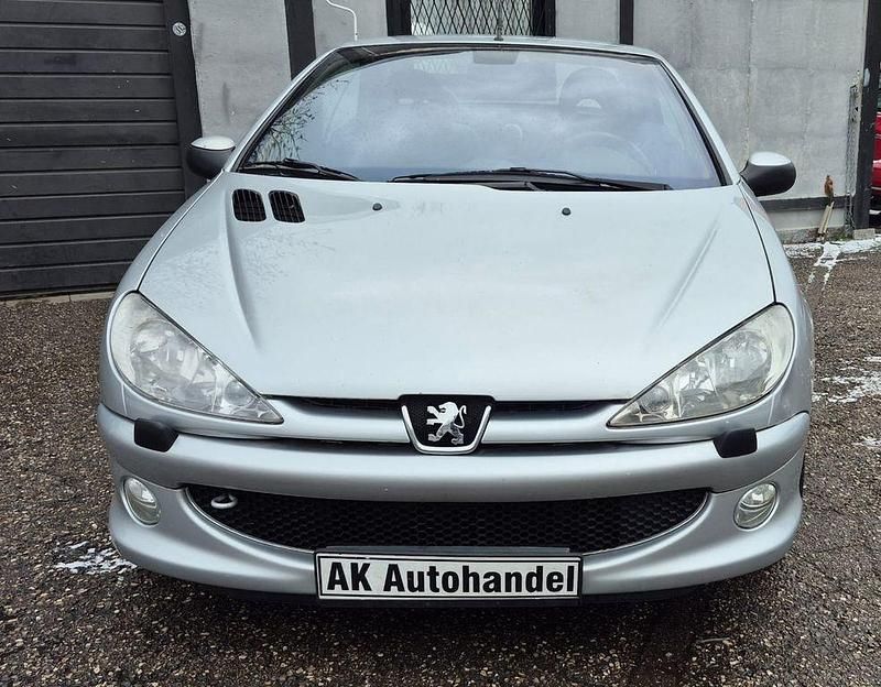Gebraucht Peugeot 206 CC Platinum 109 PS (80 kW) 2003 Grau Cabrio