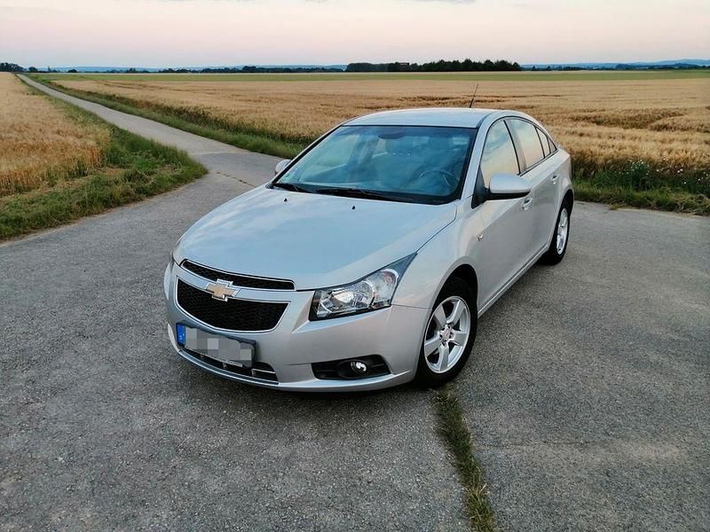 Silber Gebraucht 2009 Chevrolet Cruze LS Limousine | 2.100 € (Guter Preis) - Bild 1/4