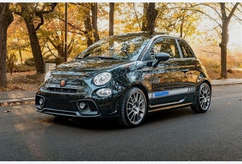 Schwarz Gebraucht 2022 Abarth 595 Competizione Kleinwagen | 19.155 € (Superpreis) - Bild 1/4