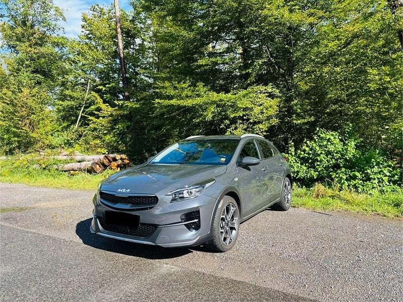 Grau Gebraucht 2022 Kia XCeed Vision SUV | 19.990 € (Guter Preis) - Bild 1/4