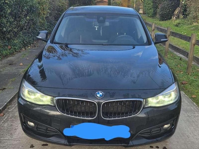 Schwarz Gebraucht 2015 BMW 320 Gran Turismo Sport Line Limousine | 11.950 € (Fairer Preis) - Bild 1/4
