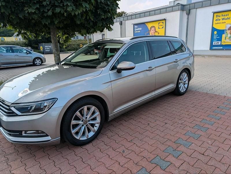 Gebraucht VW Passat Comfortline 150 PS (110 kW) 2016 Grau Kombi