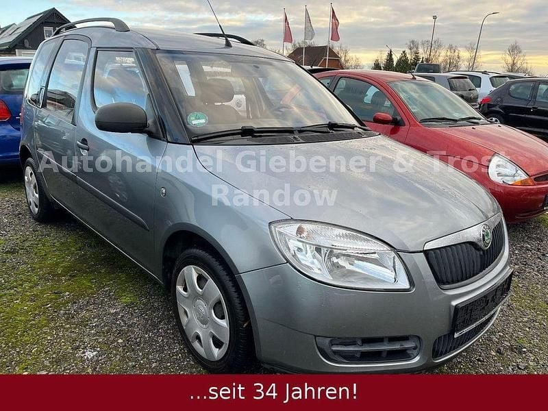 Grau Gebraucht 2010 Skoda Roomster Plus Edition Van / Kleinbus | 4.990 € (Teuer) - Bild 1/4