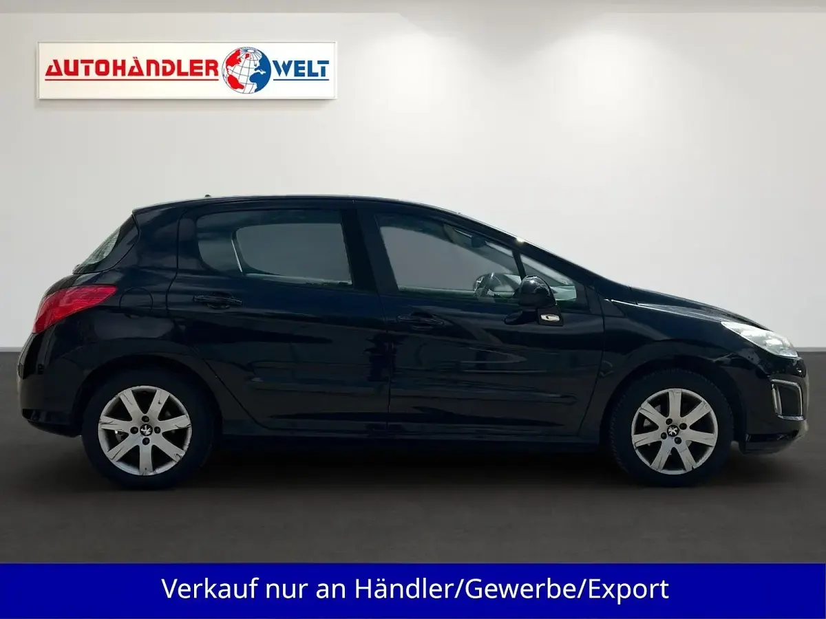 Gebraucht Peugeot 308 120 PS (88 kW) 2012 Schwarz Limousine