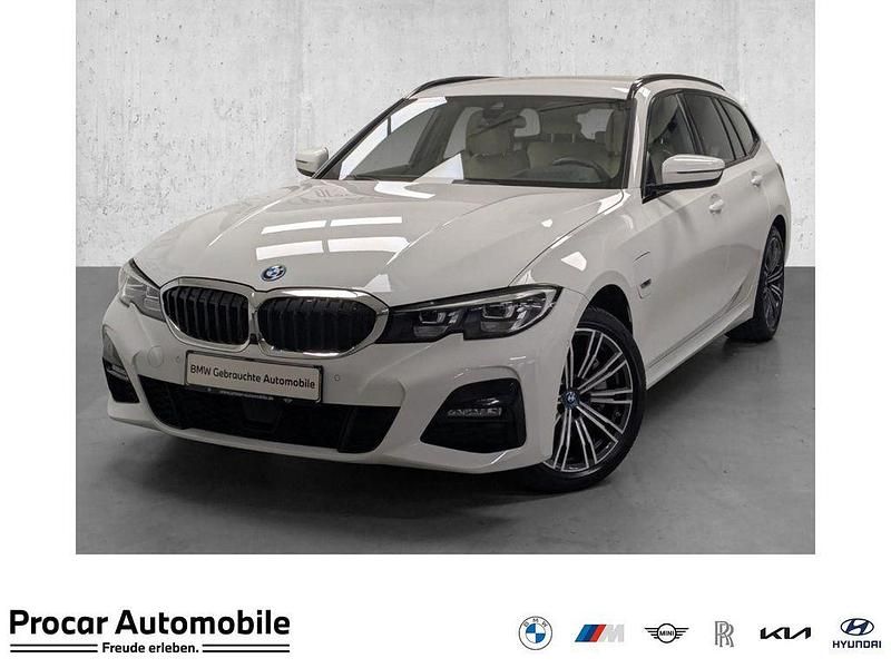 Weiß Gebraucht 2022 BMW 330e M Sport Kombi | 34.980 € (Fairer Preis) - Bild 1/4