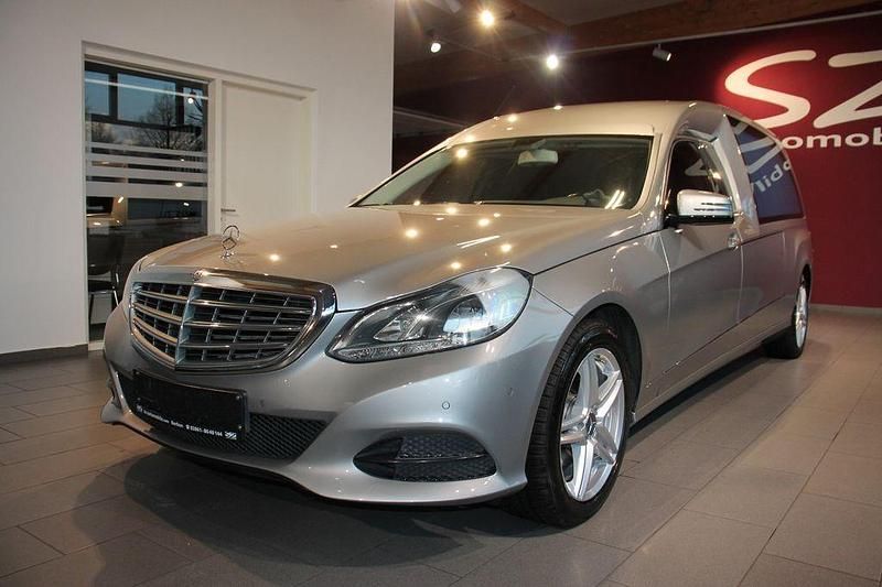 Gebraucht Mercedes E250 204 PS (150 kW) 2014 Grau Limousine