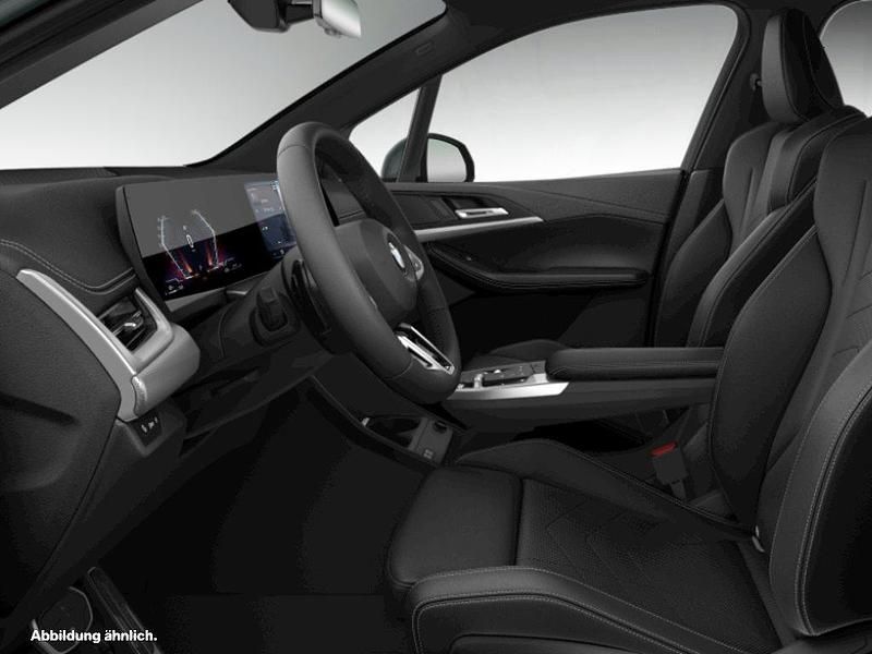 Grau Gebraucht 2025 BMW 220 Active Tourer Van / Kleinbus | 39.064 € (Teuer) - Bild 1/2