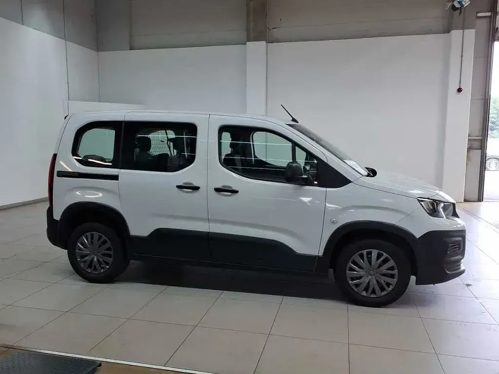 Gebraucht Peugeot Rifter Active 110 PS (80 kW) 2022 Weiß Van / Kleinbus