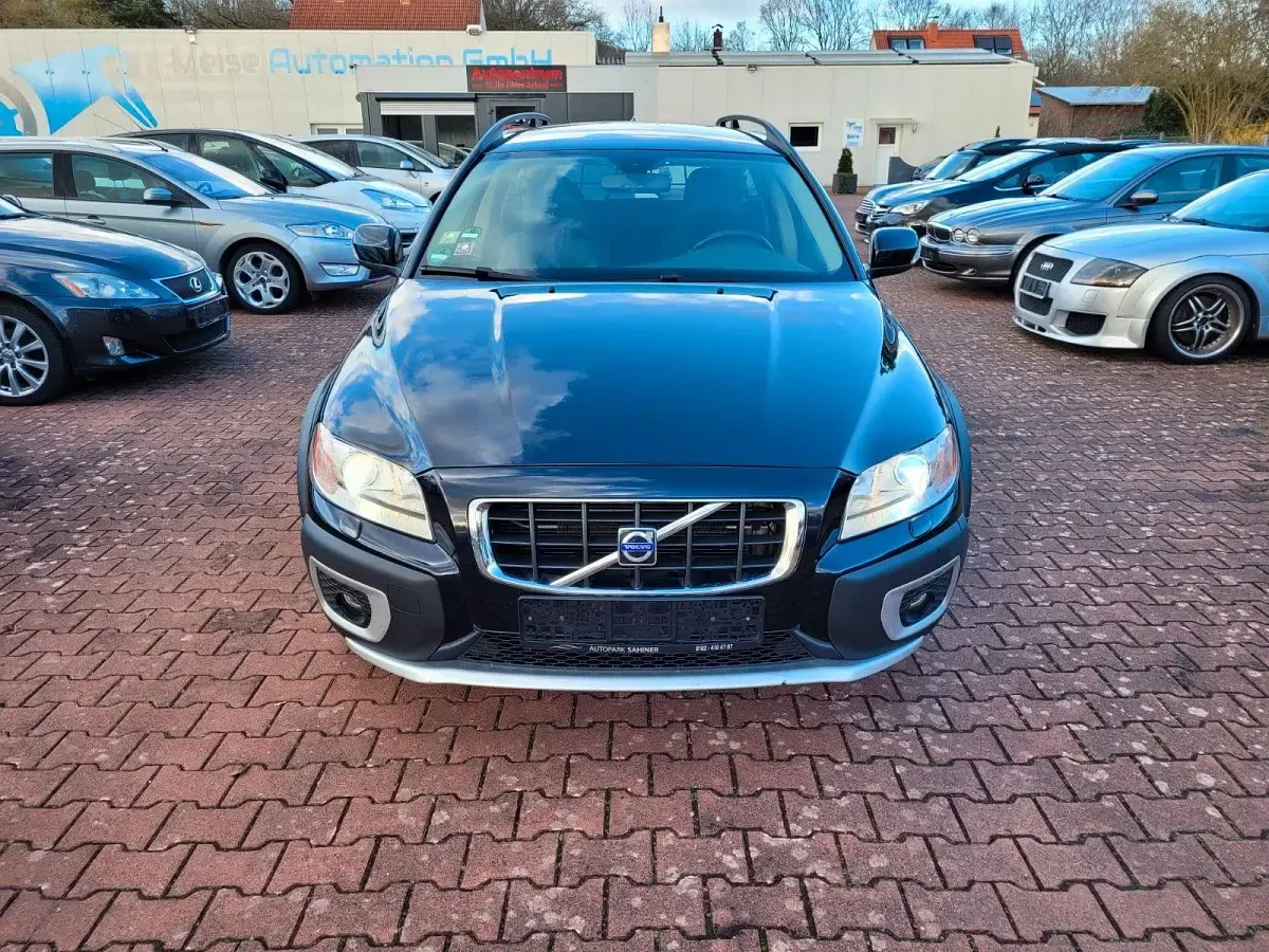 Gebraucht Volvo XC70 Momentum 185 PS (136 kW) 2008 Schwarz Kombi