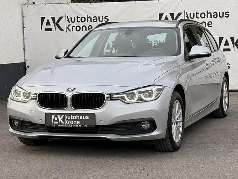 Gebraucht BMW 318 Performance 150 PS (110 kW) 2019 Glaciersilber metallic Kombi