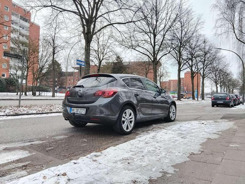 Gebraucht Opel Astra Edition 160 PS (117 kW) 2010 Grau Kombi