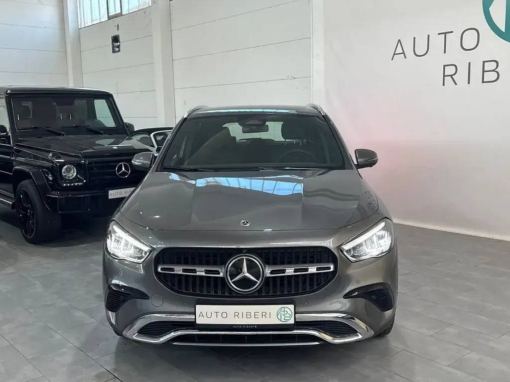 Gebraucht Mercedes GLA220 190 PS (139 kW) 2025 Grau SUV