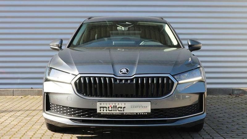 Gebraucht Skoda Superb Selection 150 PS (110 kW) 2025 Grau Kombi