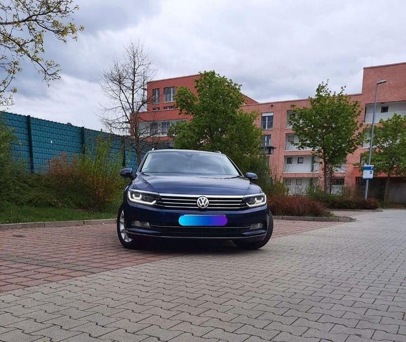 Blau Gebraucht 2018 VW Passat Comfortline Kombi | 12.500 € (Etwas zu teuer) - Bild 1/4