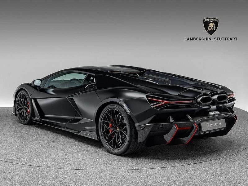 Usata Lamborghini Revuelto 1016 CV (747 kW) 2025 Nero Coupé