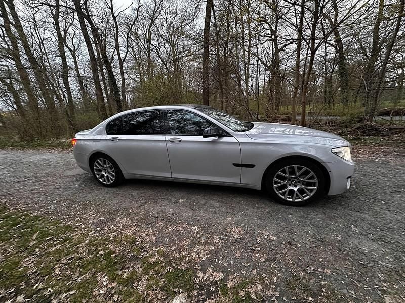 Gebraucht BMW 730L Performance 258 PS (189 kW) 2014 Blau Limousine