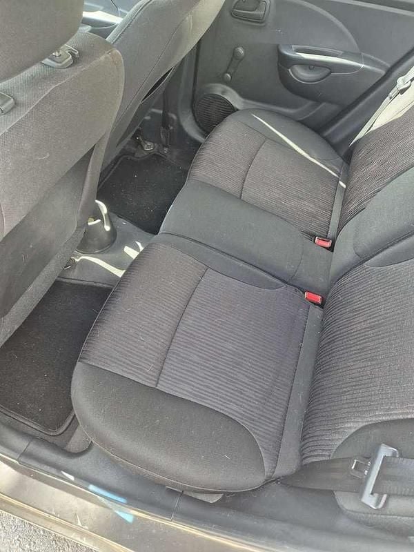 Second-hand Kia Picanto LX 65 CP (47 kW) 2006 Bej Hatchback