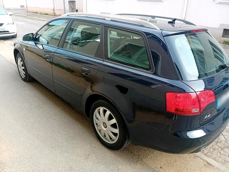 Używany Audi A4 170 KM (125 kW) 2006 Niebieski Kombi
