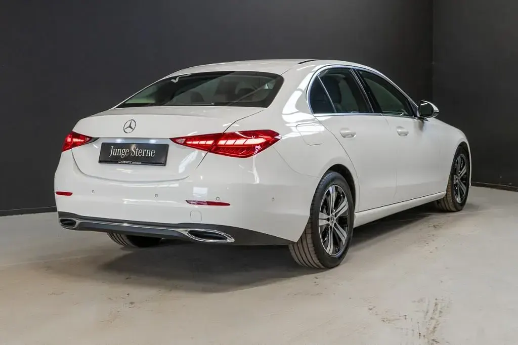 Gebraucht Mercedes C180 Avantgarde 170 PS (125 kW) 2025 Polarweiss Limousine