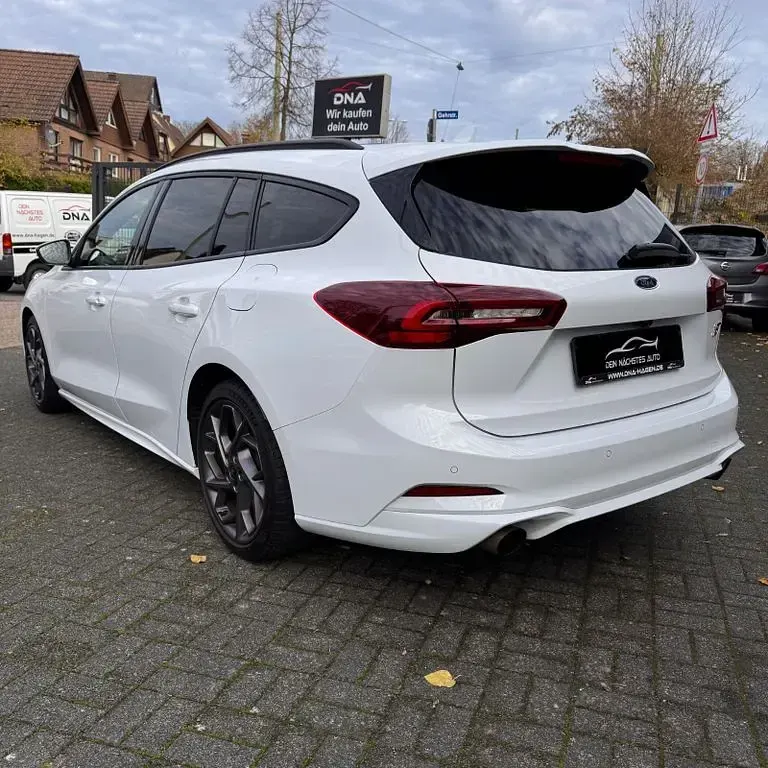 Second-hand Ford Focus ST 280 CP (205 kW) 2023 Alb Berlinǎ
