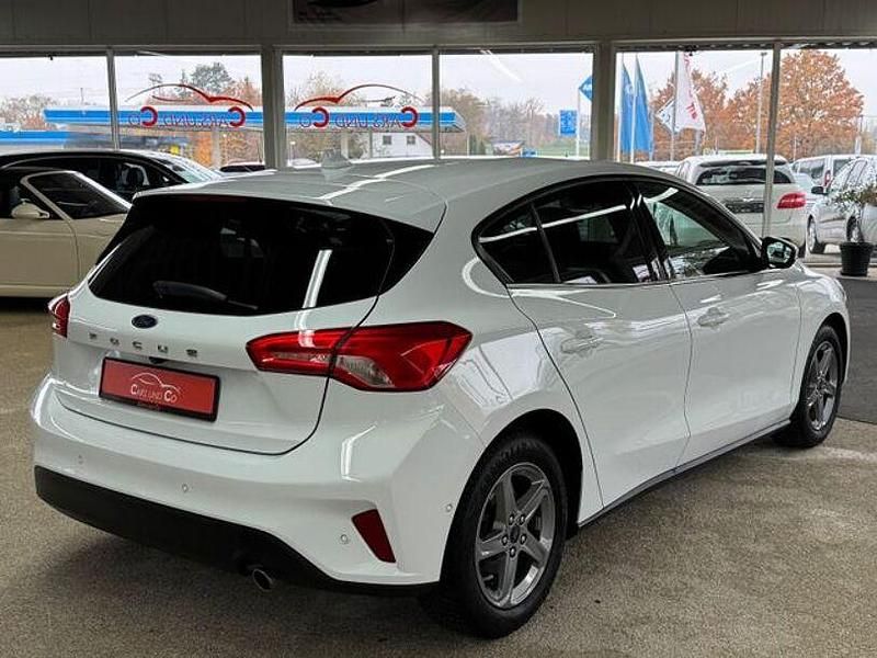 Gebraucht Ford Focus Cool & Connect 125 PS (91 kW) 2020 Weiß Limousine