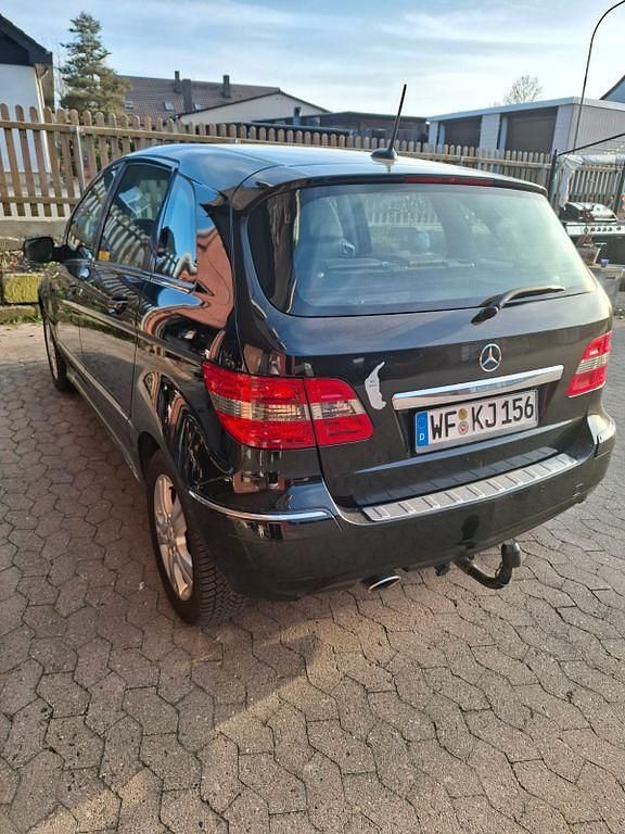 Gebraucht Mercedes B200 140 PS (102 kW) 2008 Schwarz Van / Kleinbus