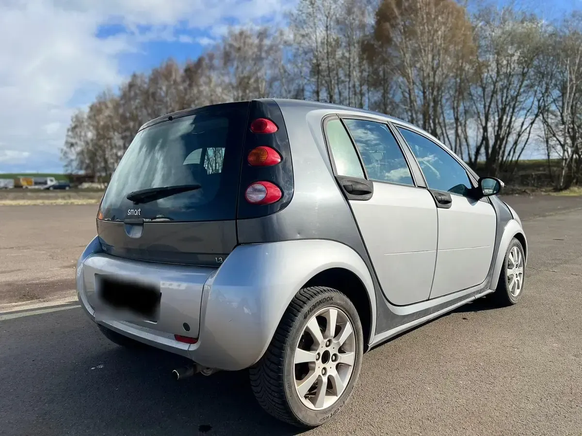 Usado Smart ForFour 95 HP (69 kW) 2006 Prateado Citadino