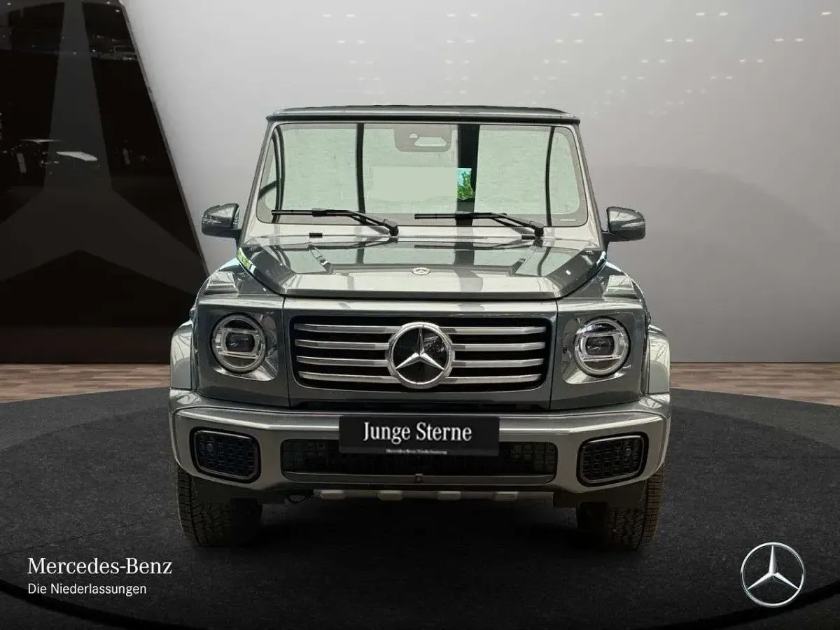 Gebraucht Mercedes G450 Exclusive 367 PS (269 kW) 2025 Grau SUV