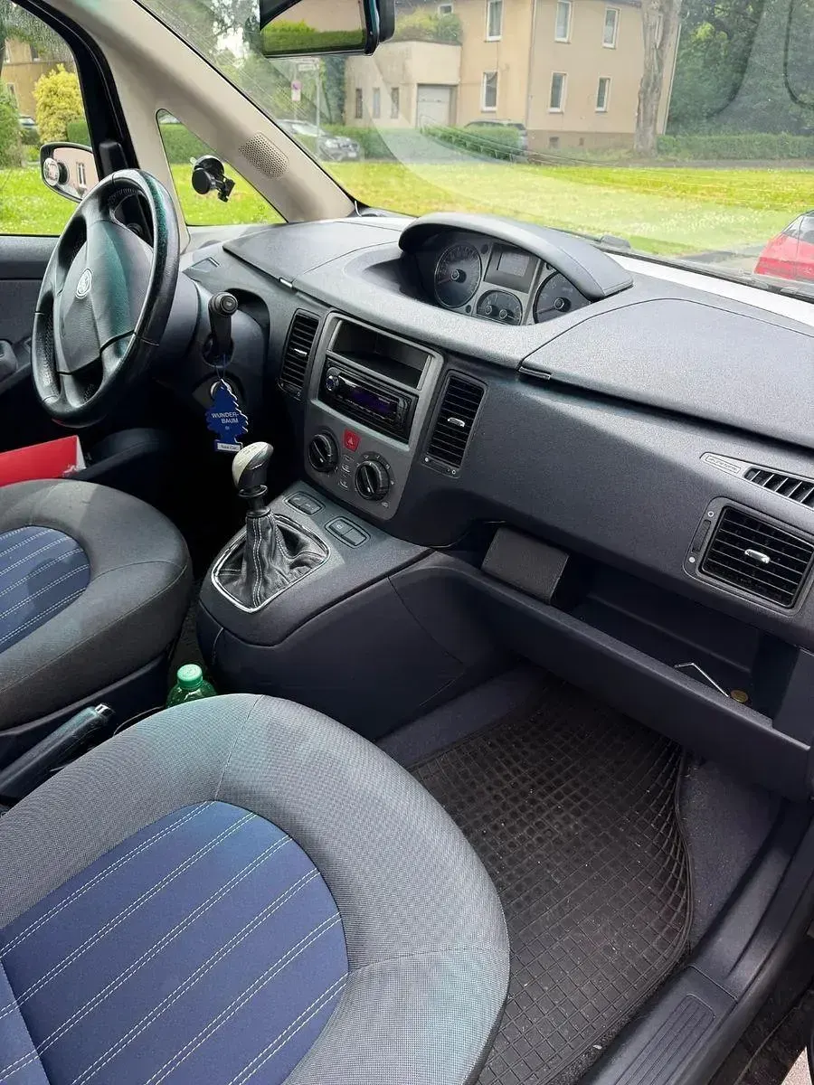 Gebraucht Lancia Musa 77 PS (56 kW) 2009 Schwarz Van / Kleinbus