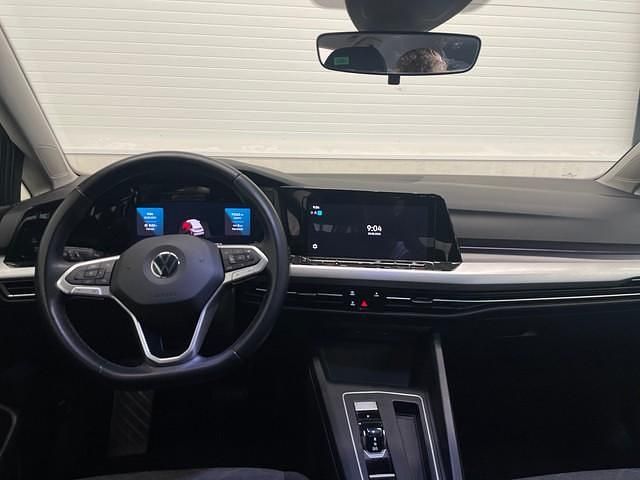 Gebraucht VW Golf VIII Life 116 PS (85 kW) 2022 Reflexsilber metallic Kombi