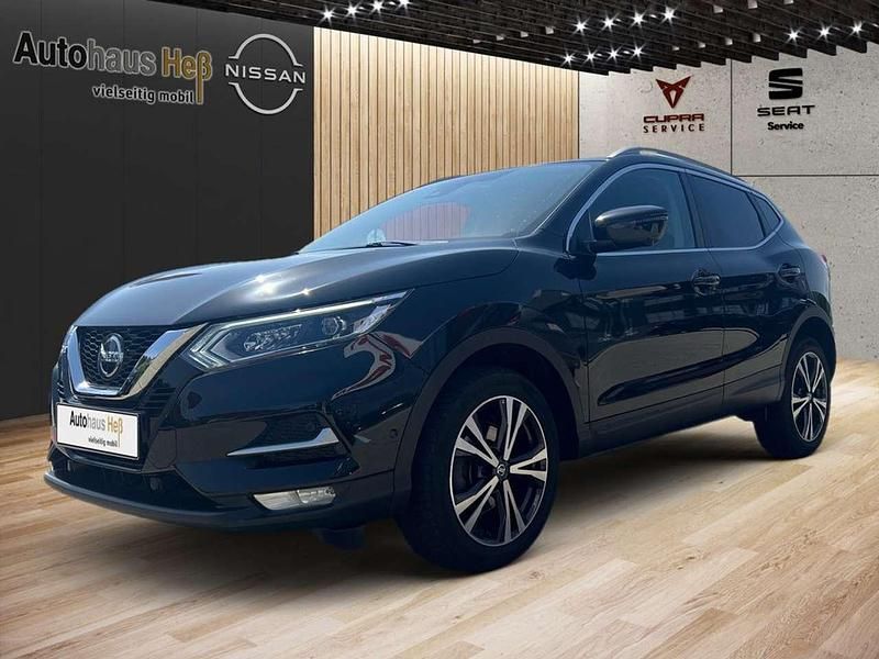 Schwarz (metallic) Gebraucht 2020 Nissan Qashqai N-Connecta SUV | 18.190 € (Fairer Preis) - Bild 1/4
