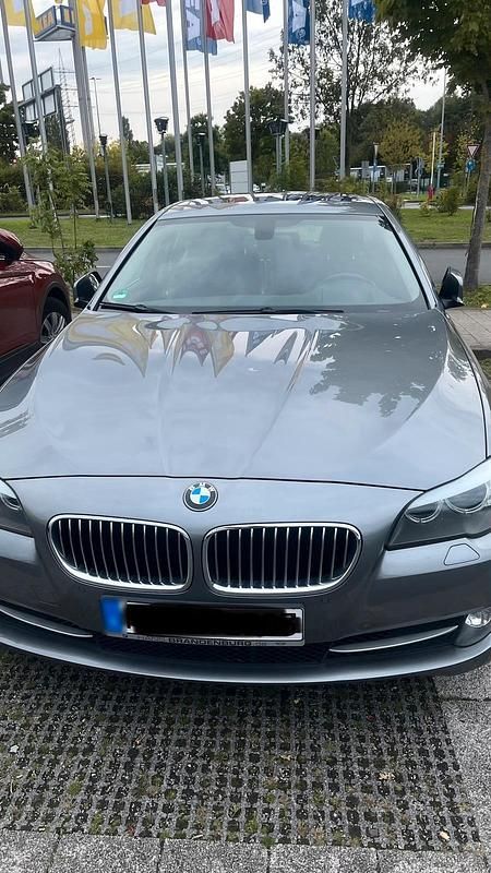 Second-hand BMW 525 218 CP (160 kW) 2013 Argintiu Berlinǎ
