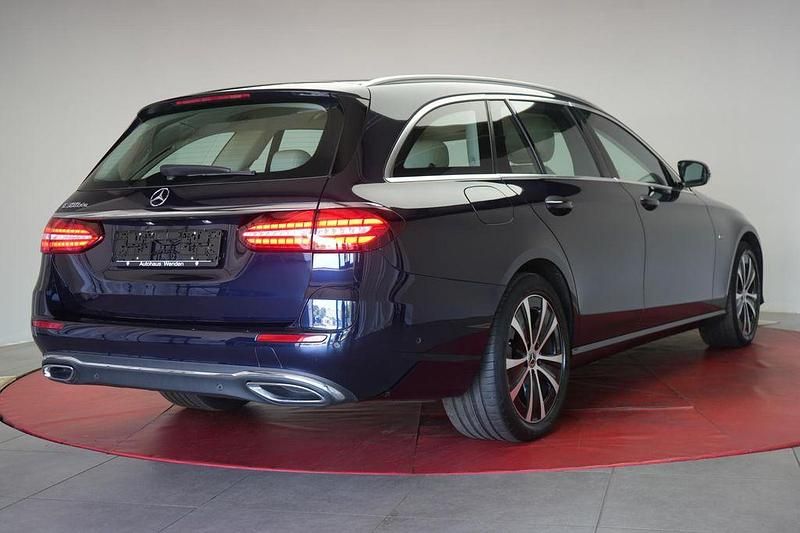 Gebraucht Mercedes E300 194 PS (142 kW) 2021 Blau Limousine