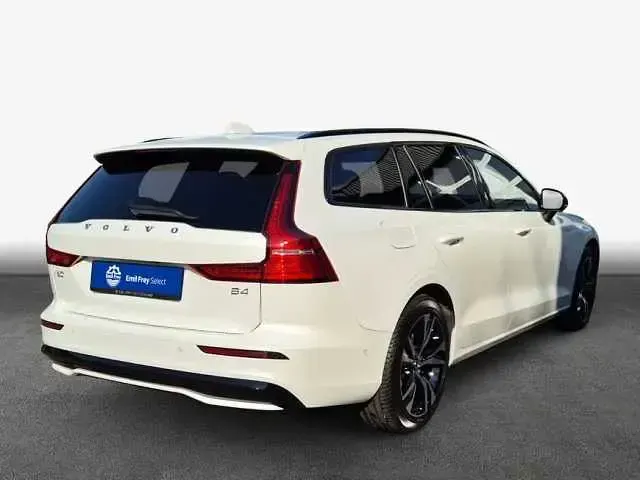 Gebraucht Volvo V60 145 PS (106 kW) 2025 Kombi