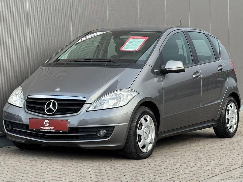 Grau Gebraucht 2009 Mercedes A160 Kleinwagen | 6.990 € (Fairer Preis) - Bild 1/4