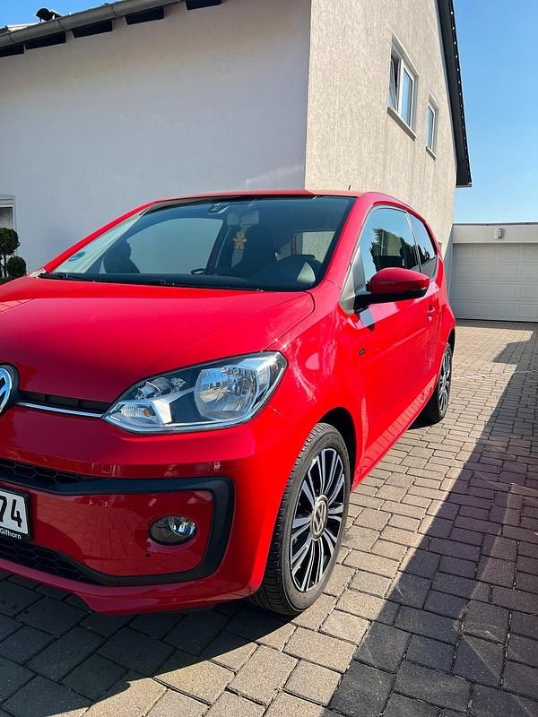 Rot Gebraucht 2018 VW up! Join Kleinwagen | 8.750 € (Fairer Preis) - Bild 1/4
