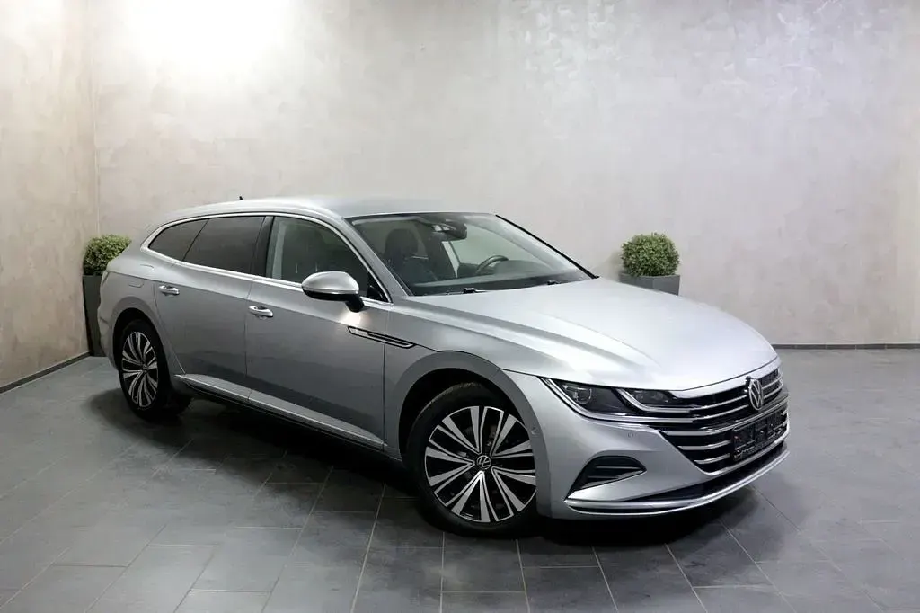 Gebraucht VW Arteon Elegance 218 PS (160 kW) 2022 Pyritsilber metallic Kombi
