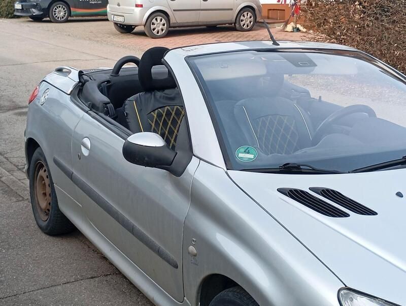 Silber Gebraucht 2002 Peugeot 206 CC Cabrio | 1.500 € (Fairer Preis) - Bild 1/4