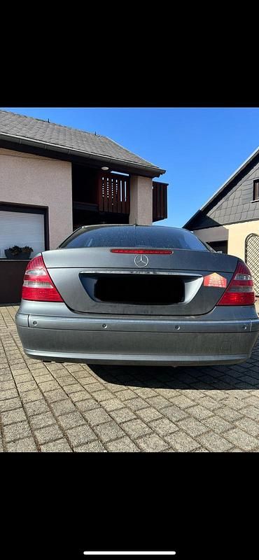 Gebraucht Mercedes E220 150 PS (110 kW) 2005 Grau Limousine